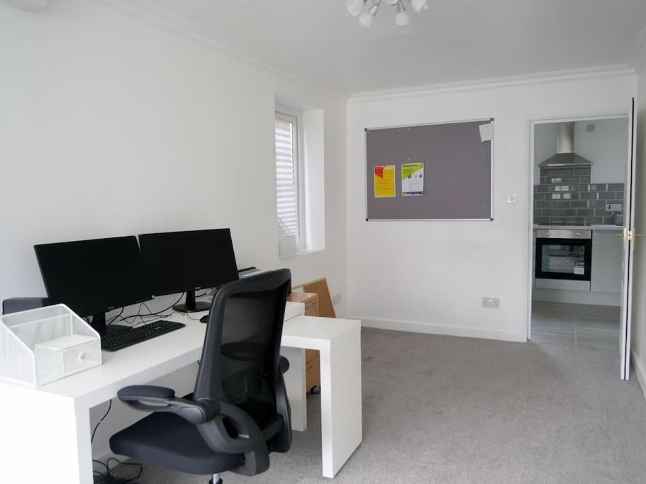 Cosy Four Bed Property With En-Suite Near To Nec Birmingham Airport And The City Экстерьер фото